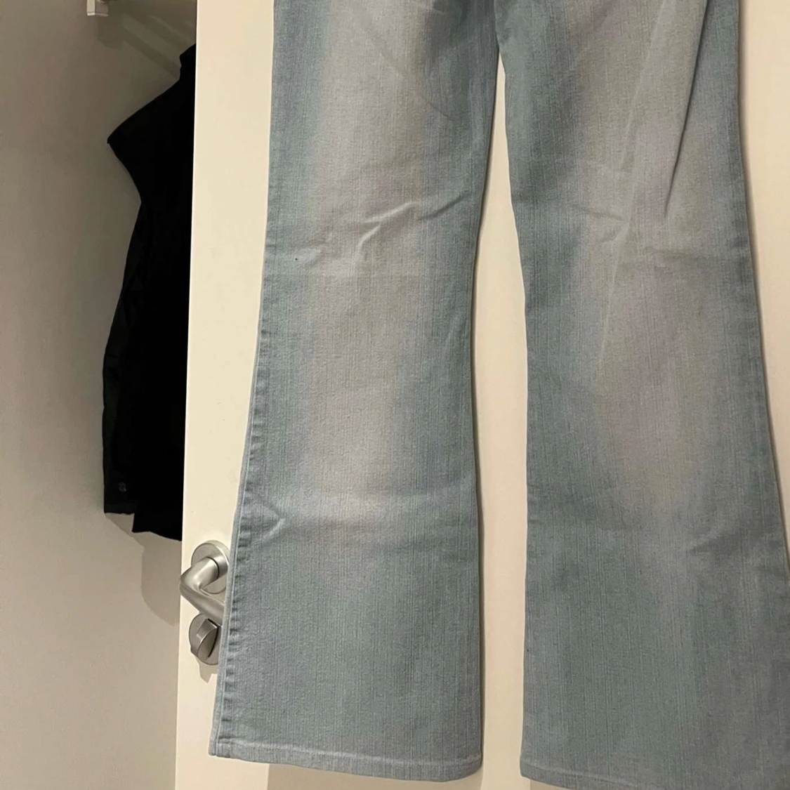 Ljusblå jeansbyxor - 3