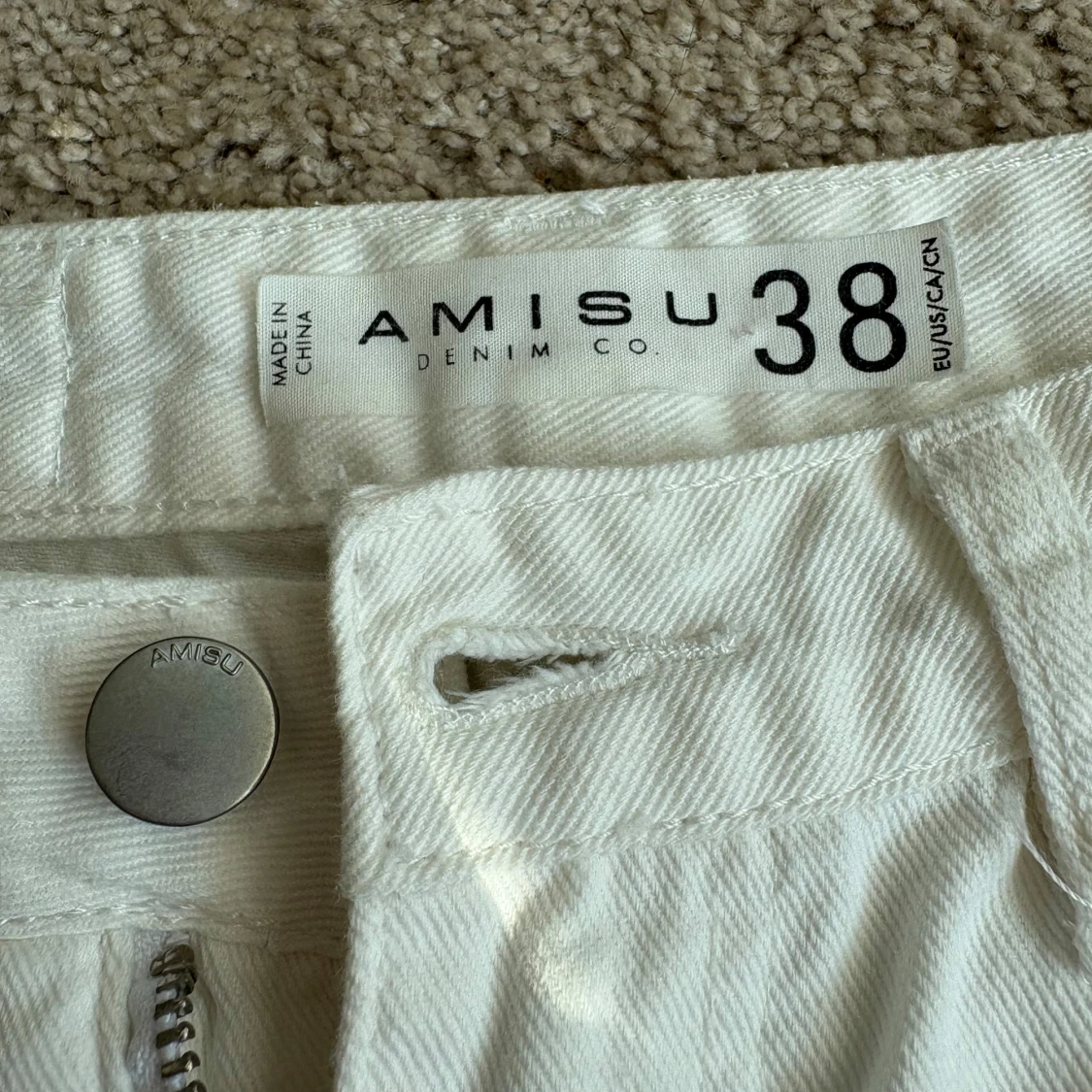 Vita jeansshorts med spets  - 2