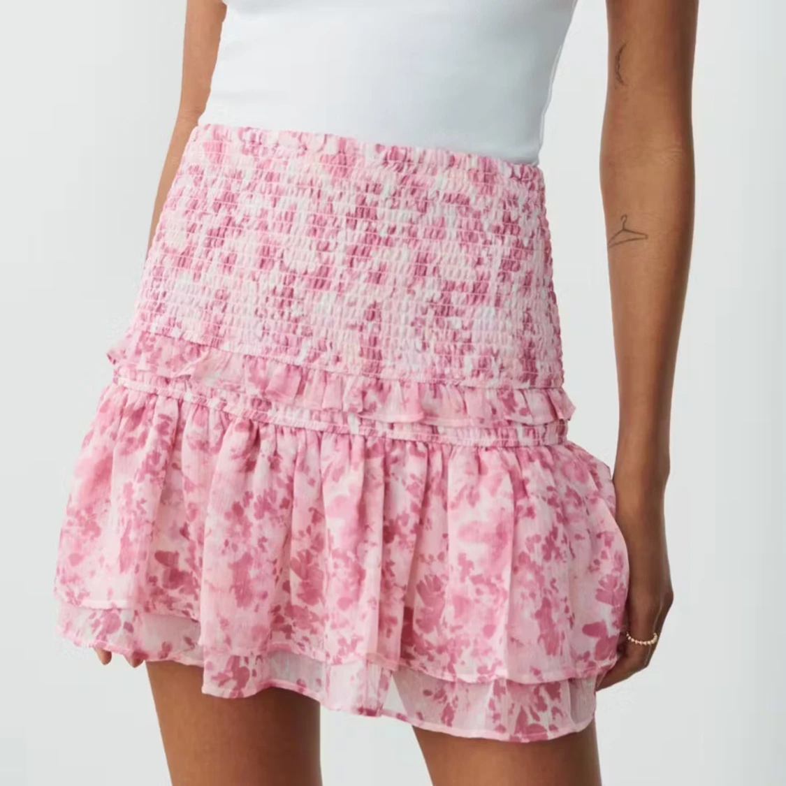 Rosa volangkjol med smock