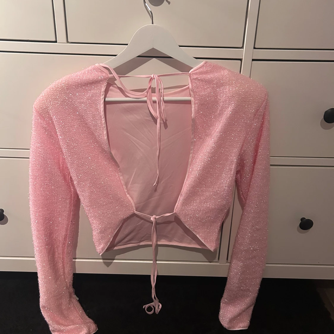 Rosa glittrig topp från BikBok - 1
