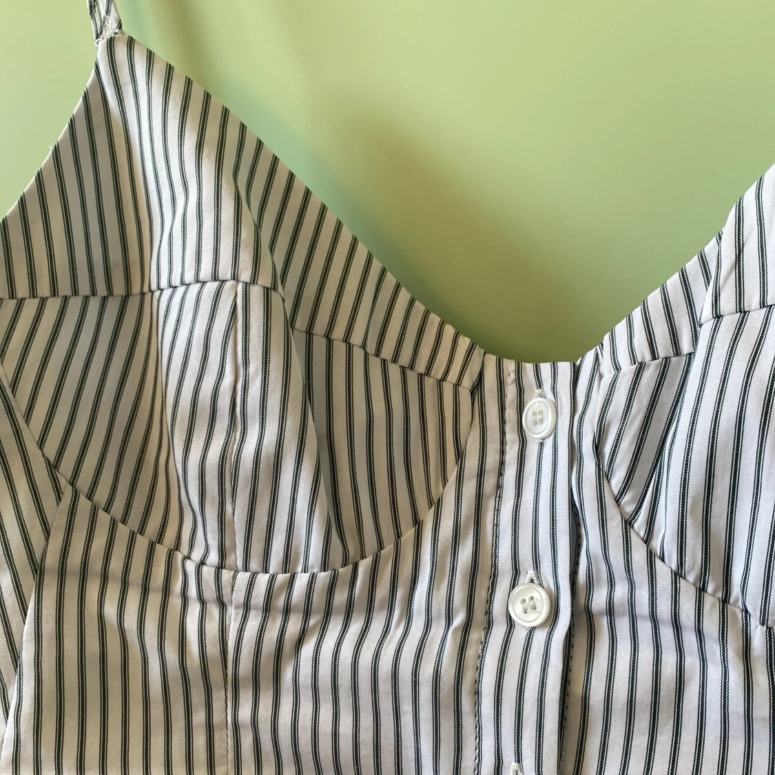 linnetopp med knappar - 1