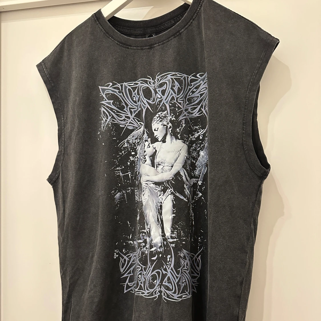 Svart ärmlös t-shirt från Romwe