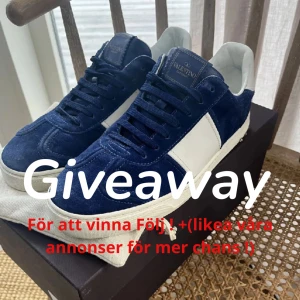 Valentino Flycrew  - !! Läs på bilden !! För att fira 100 följare är de dessa skor som blir någon av eras !! Avslutas om 48timmar så kötta !