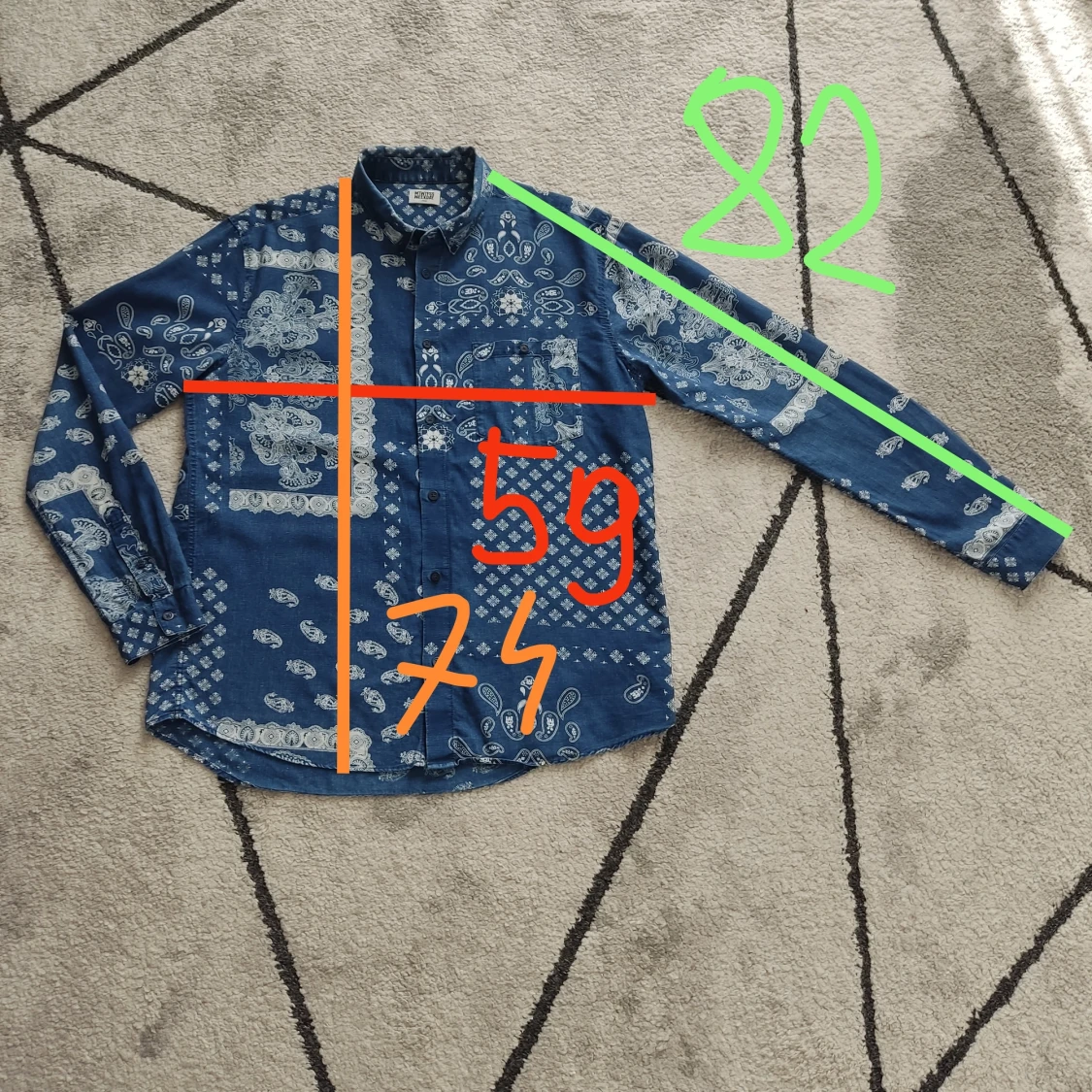 Blå mönstrad skjorta från Weekday - 4