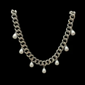 halsband med pärlor  - köpt här på plick o säljer så den inte kommer till användning 💖💖