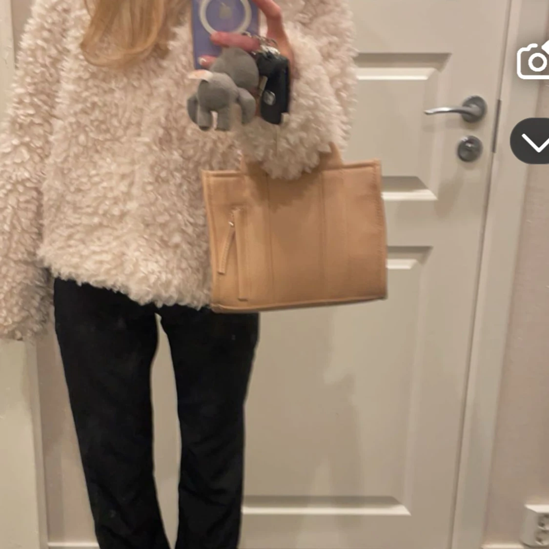 Beige handväska i skinnlook - 3