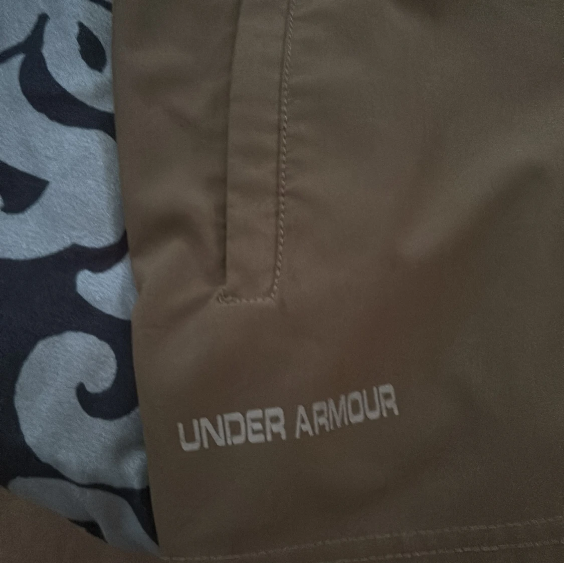 Under Armour vindjacka med huva - 1