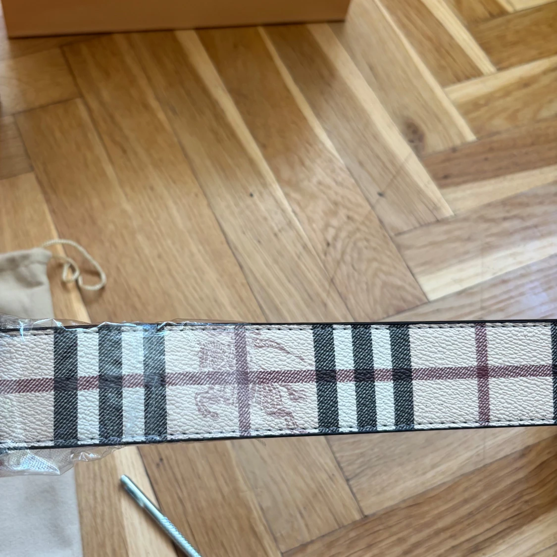 Burberry rutigt skärp med B-spänne - 2