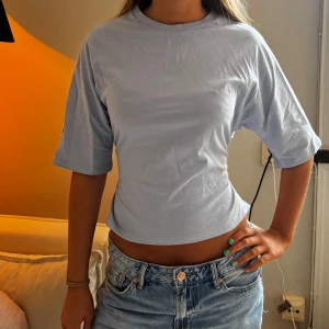 Sååå fin topp - Säljer denna såååå trendiga topp💖🤭🤭helt oanvänd