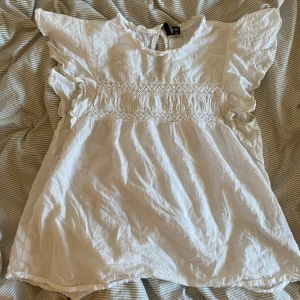 Jätte söt sommar blus - Göör gullig sommar blus perfa för t.e.x. Midsommar 🥰 