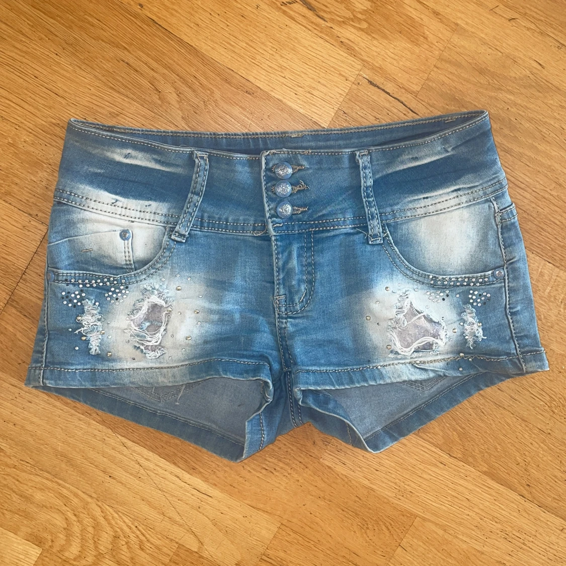 Lågmidjade jeansshorts