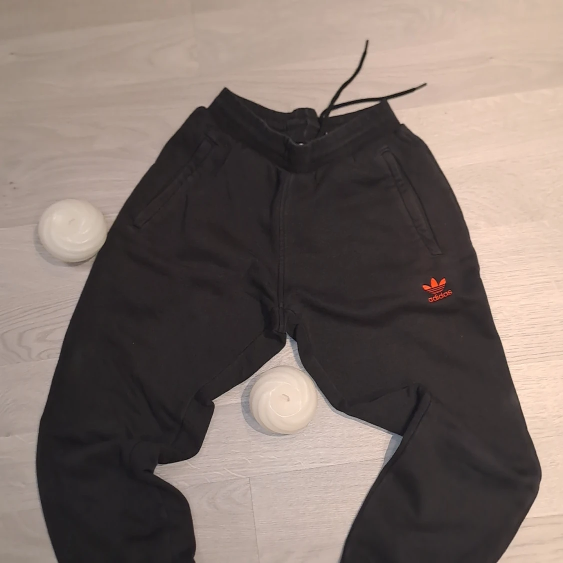 Svart hoodie och byxor från adidas - 3
