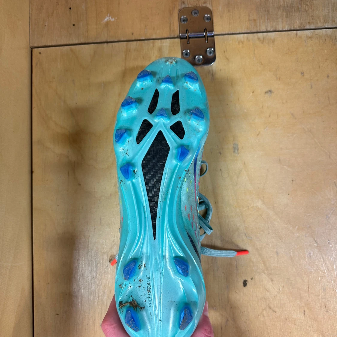 Blå fotbollsskor från Adidas - 2