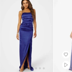 Mörkblå balklänning från Bubbelroom - Mörkblå klänning från Bubbleroom med smala axelband och en elegant passform. Aldrig använd och skulle skickas tillbaka för den var för stor för mig, men glömdes bort att göra🤍