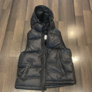 Nike väst  - Storlek l barna helt ny har använts typ två gånger