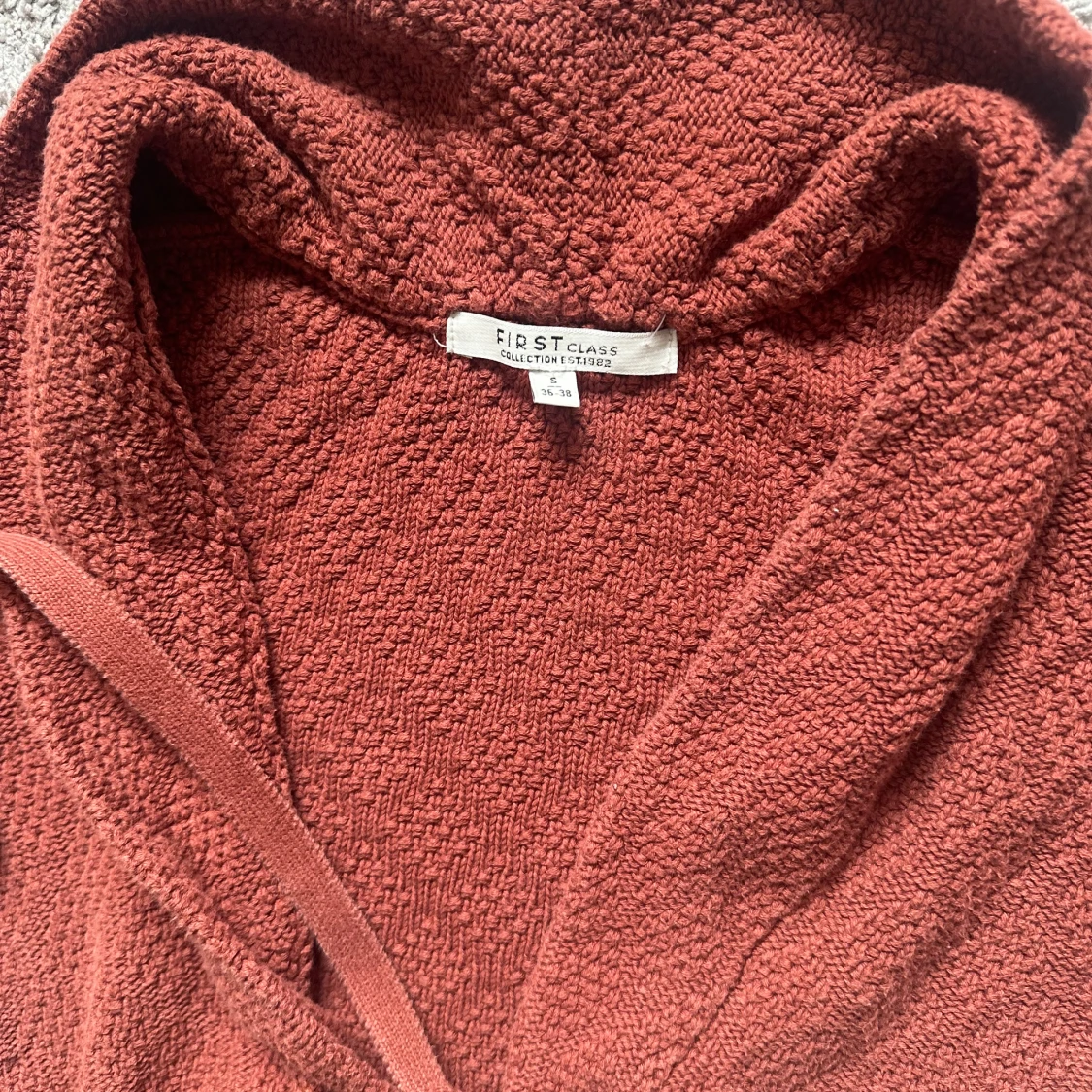 Rostbrun kofta från First Class - 3