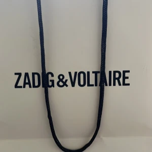 Svart axelväska från Zadig & Voltaire - Zadig & Voltaire väska köpt i Marbella. Ink kvitto, box mm. Pris kan sänkas vid snabb affär