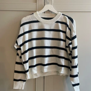 Stickad tröja - Tunn stickad tröja från Shein i storlek XS