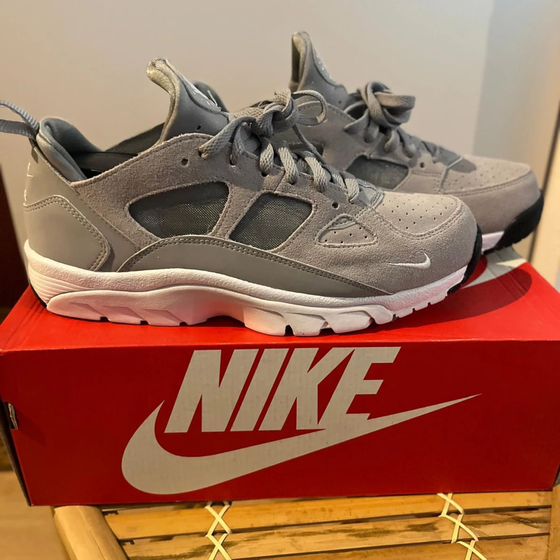 Nike Air Huarache grå sneakers helt nya !