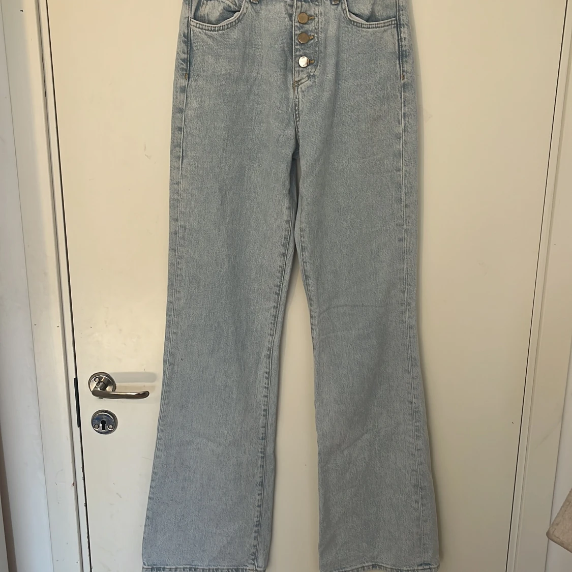 Ljusblåa bootcut jeans från Zara - 2