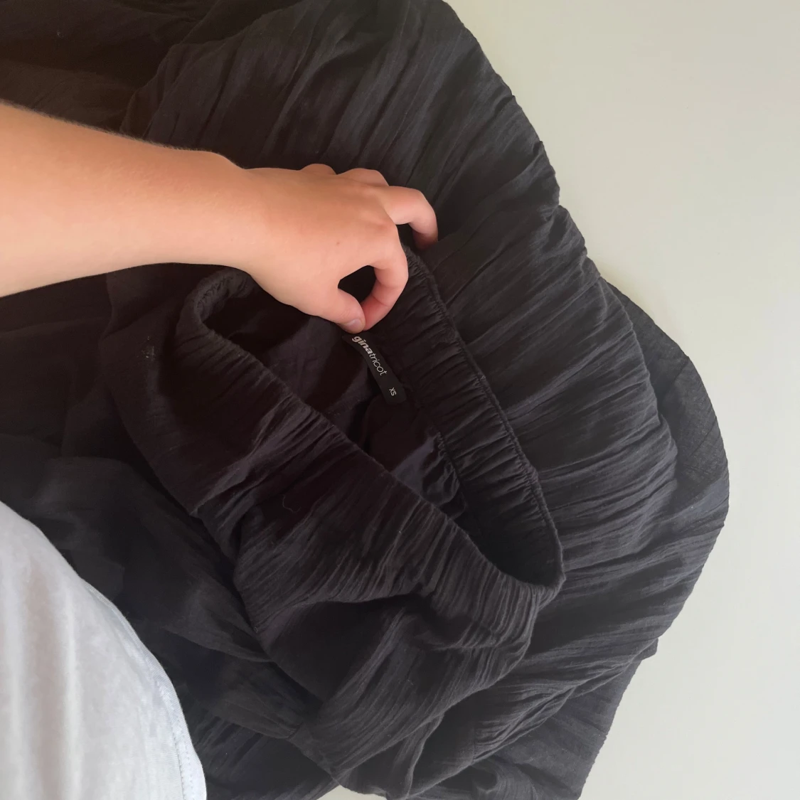 Svart långkjol från Gina Tricot - 3