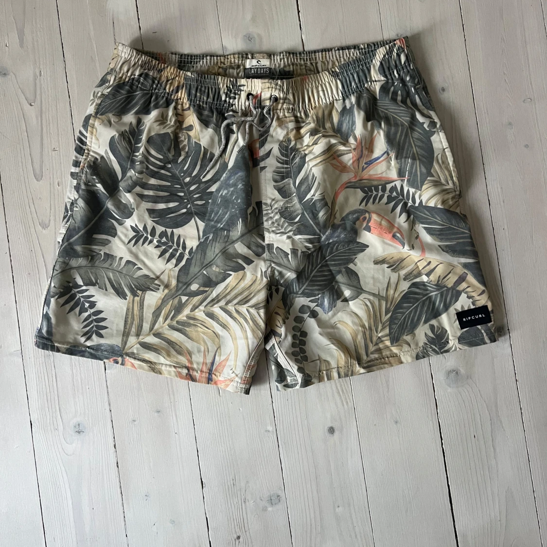 Rip Curl tropiska badshorts