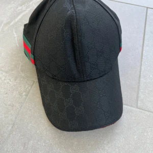 Svart keps - Helt ny