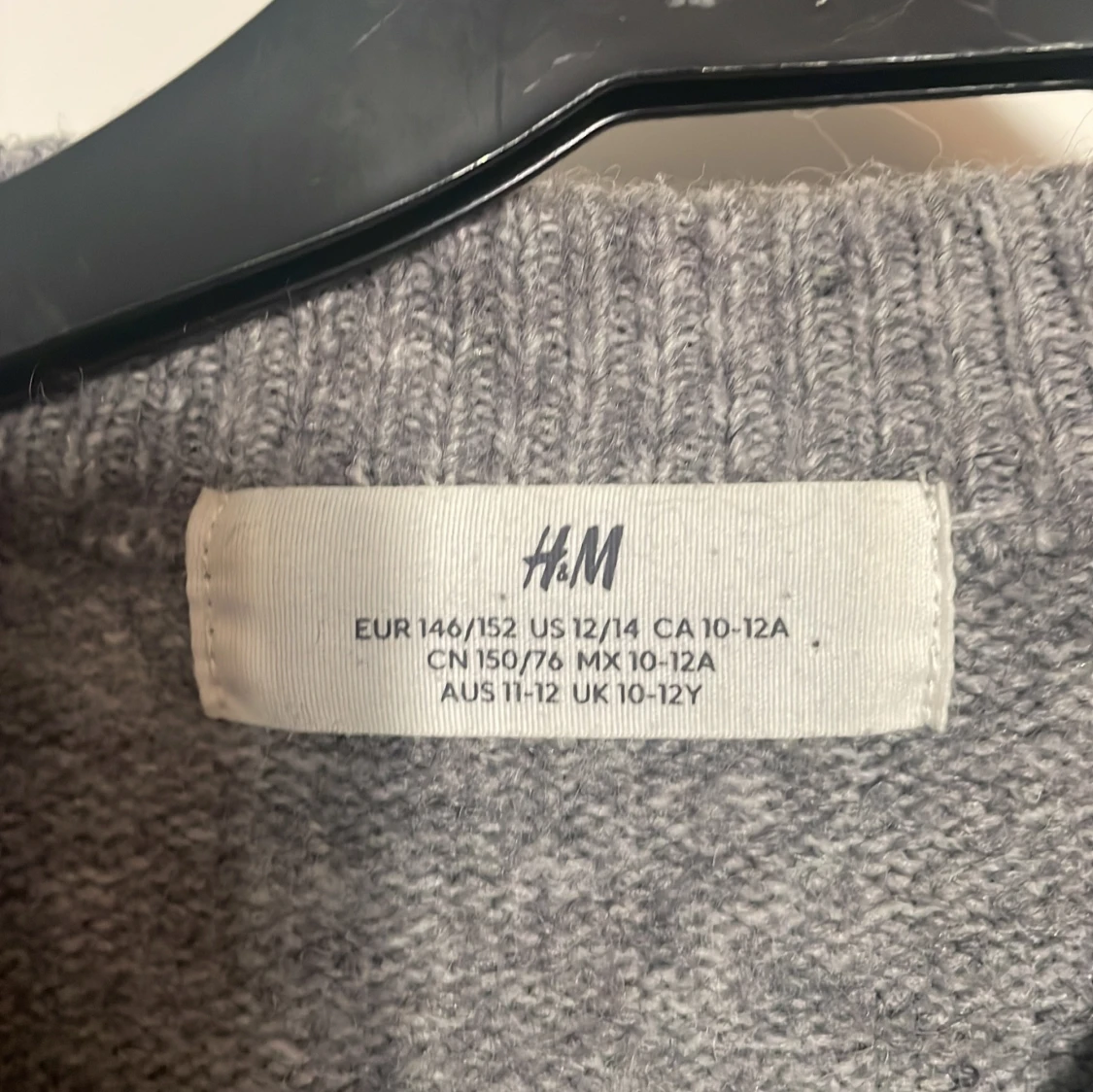 Grå stickad tröja med pärlor H&M - 2