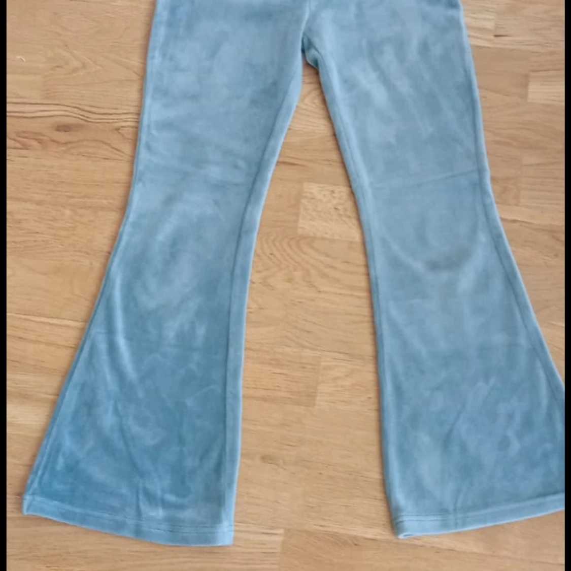 Blå velourbyxor från Lindex Kids