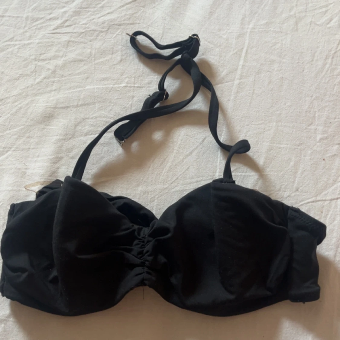 Svart bikiniöverdel från H&M, strl 36