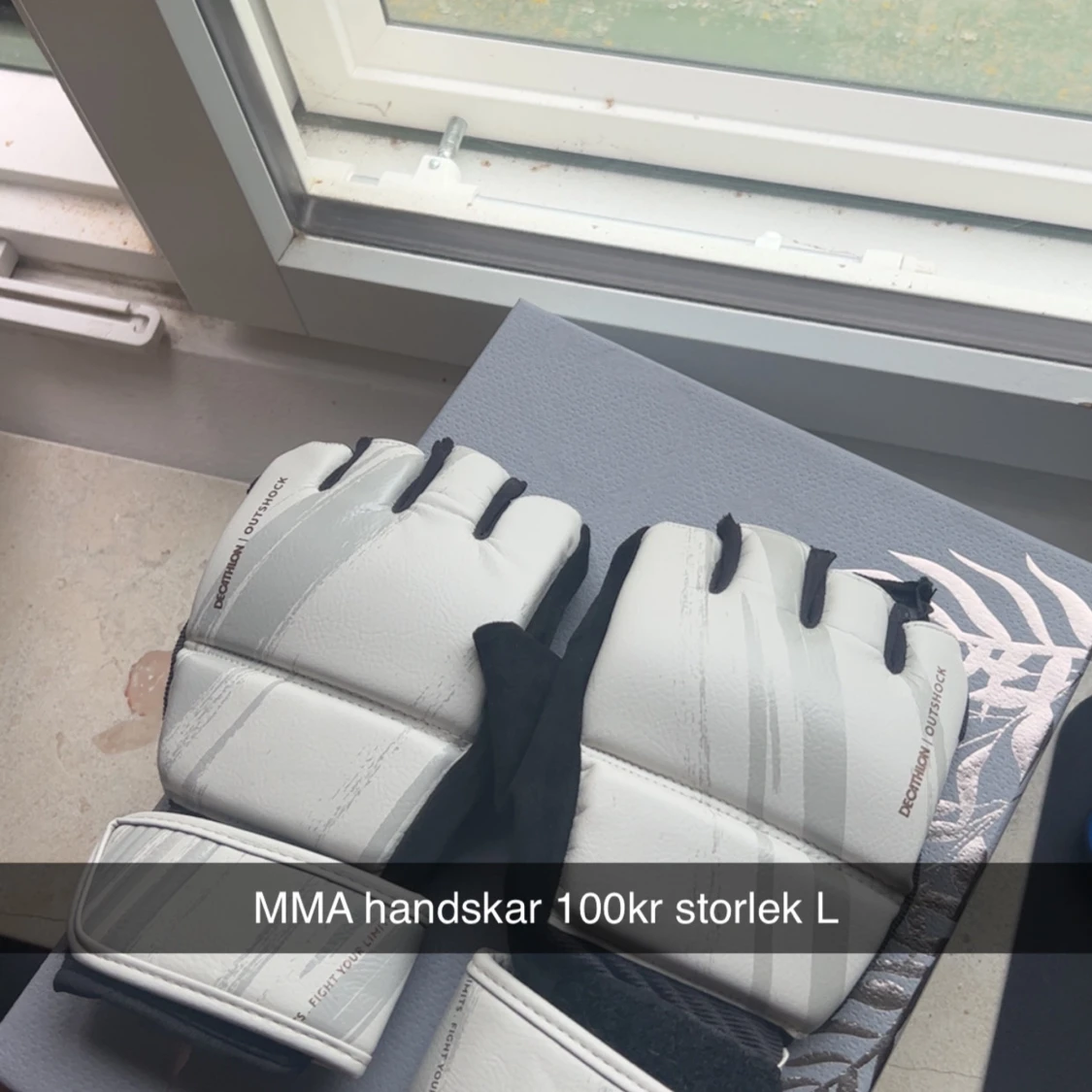 Vita MMA handskar från Decathlon L