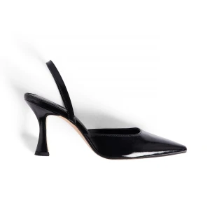 Klackskor NA-KD - Pumps/slingbacks från NA-KD. Nyskick, använda en gång. Storlek 37, passar även om man har storlek 38 ibland 39, vilket jag har💕