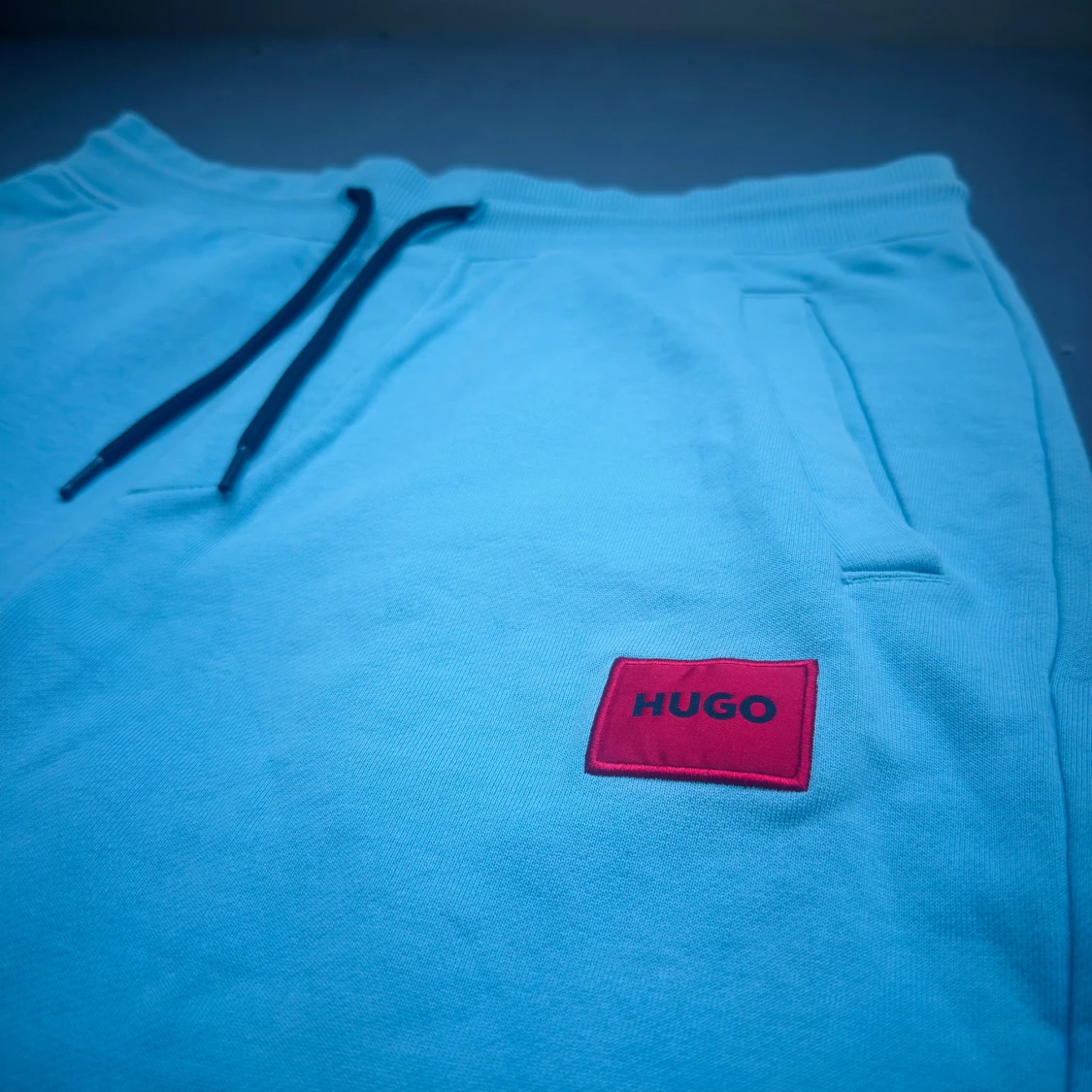 Blå mjukisbyxor från Hugo - 2