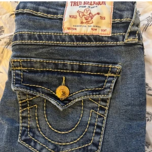 True Religion Joey Low Rise Flare Jeans - As snygga true religion jeans som jag inte använder!💕