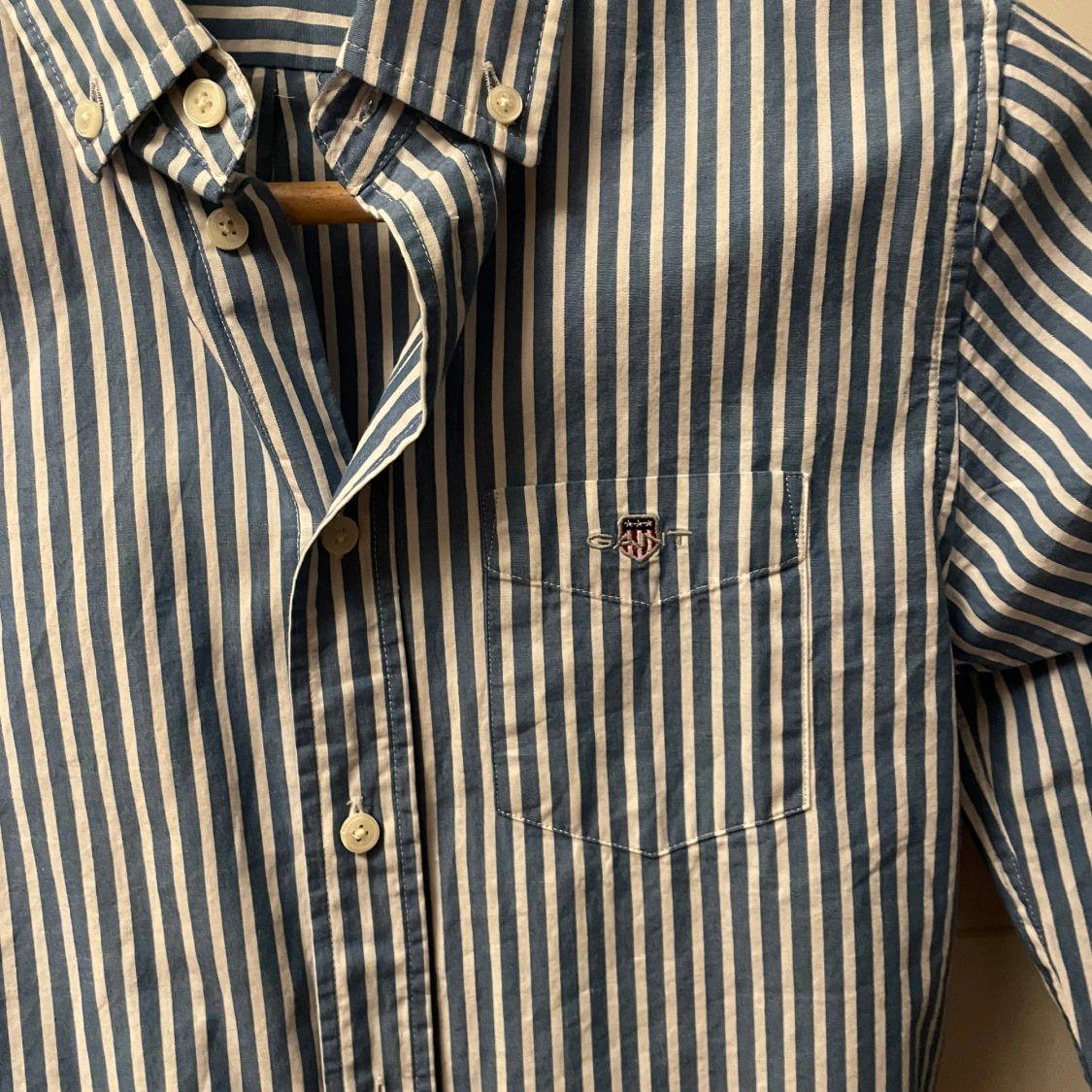 Blåvit randig skjorta från Gant - 2