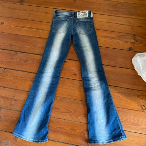 Cheap monday jeans  - Säljer ett par Cheap monday jeans då dom va försmå för mig, dom är lågmidjade, storlek 23/30 de me sagt xxs