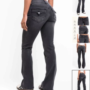 Svarta bootcut jeans från madlady - Snygga svarta jeans från madlady i fint skick och snygga fickor.