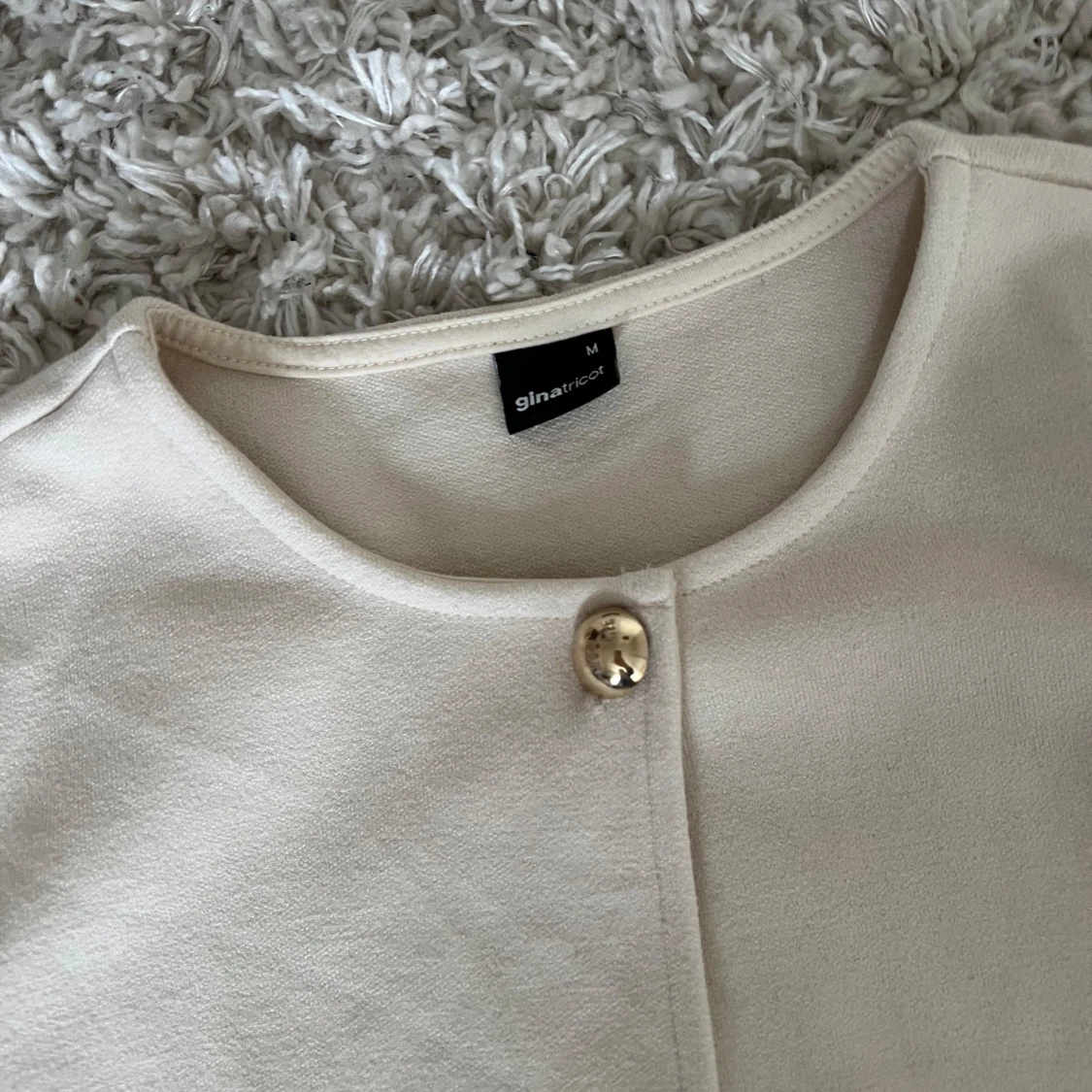 Beige cardigan bolero kofta från Gina Tricot - 1