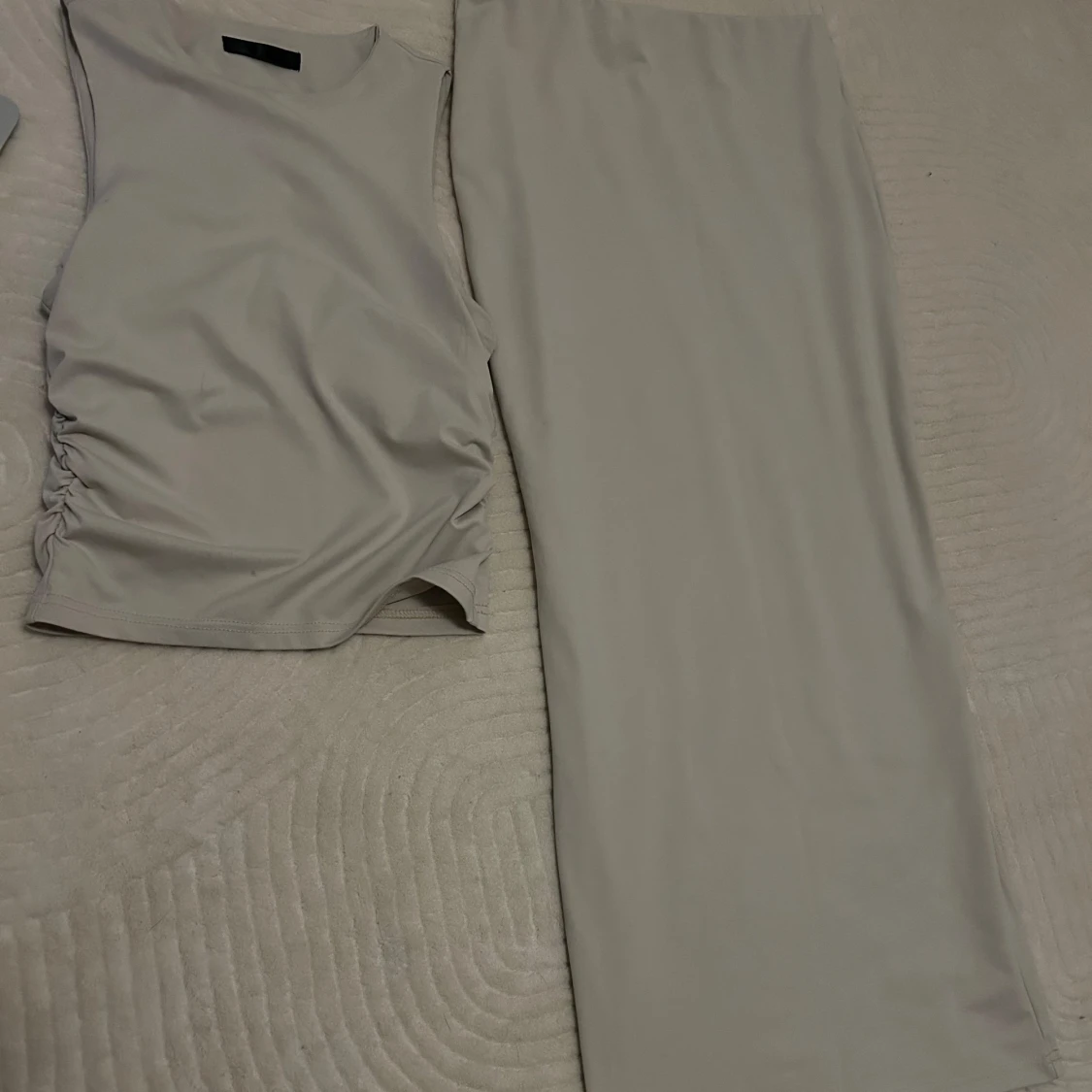 Beige långkjol och topp 