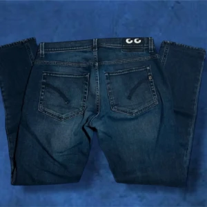 Dondups - Säljer dessa snygga dondups i mycket bra skick. Vid minsta fråga eller fundering, tveka inte på att höra av dig🤝