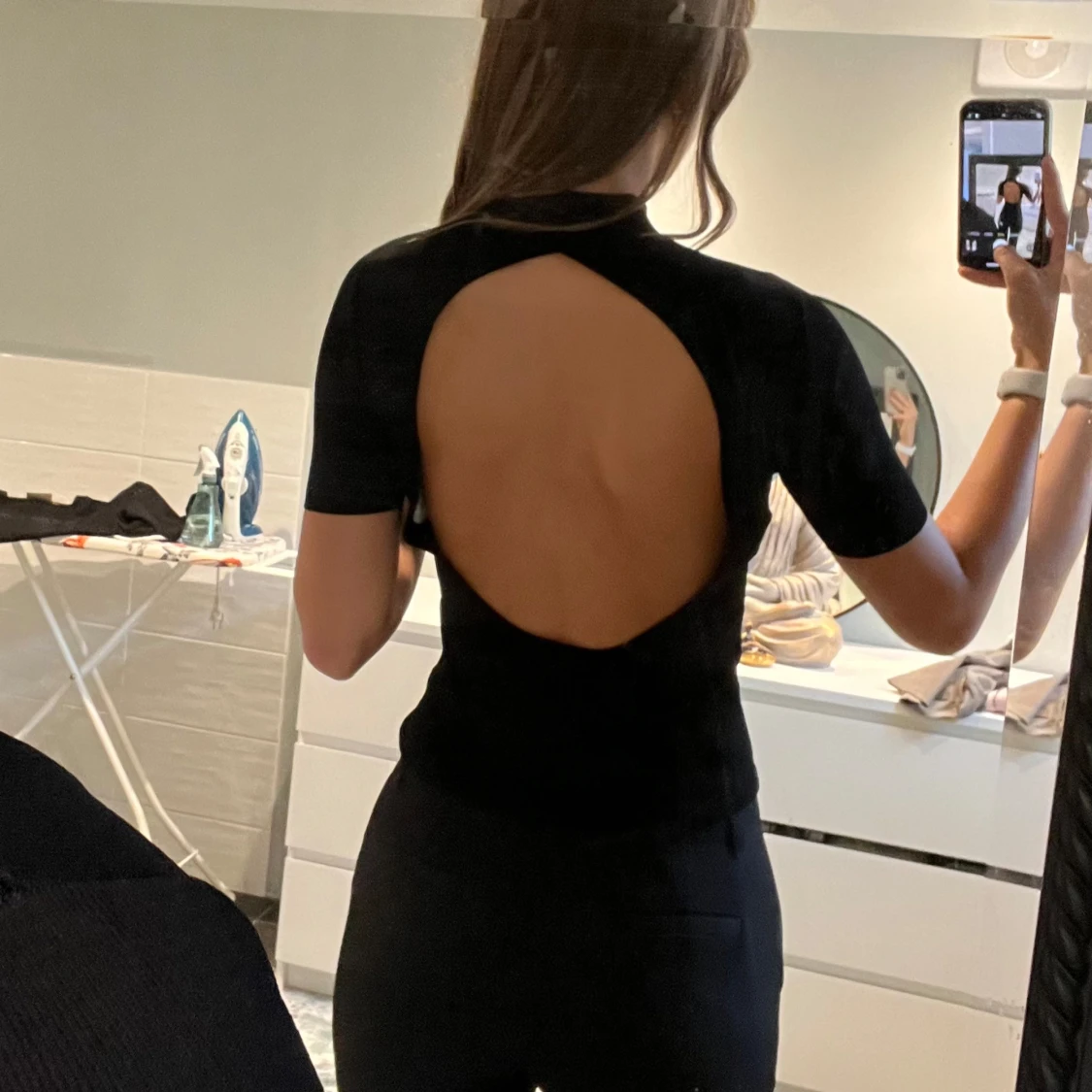 Svart bodysuit med öppen rygg - 1