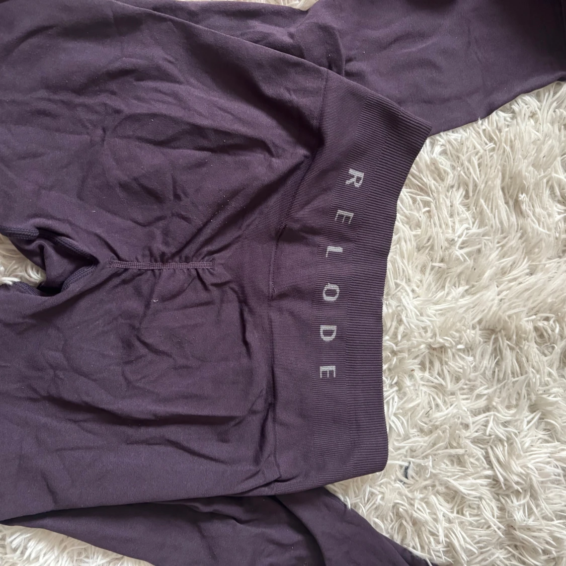 Mörklila  träningstajts från Relode - 2