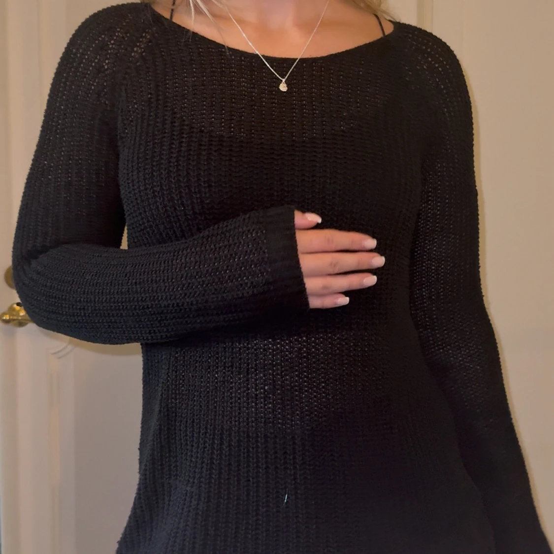Svart stickad långärmad tröja - 1