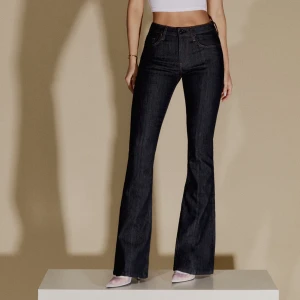 Mörkblå bootcut jeans  - Snygga mörkblå jeans med bootcut-modell. Från avora storlek 36💗