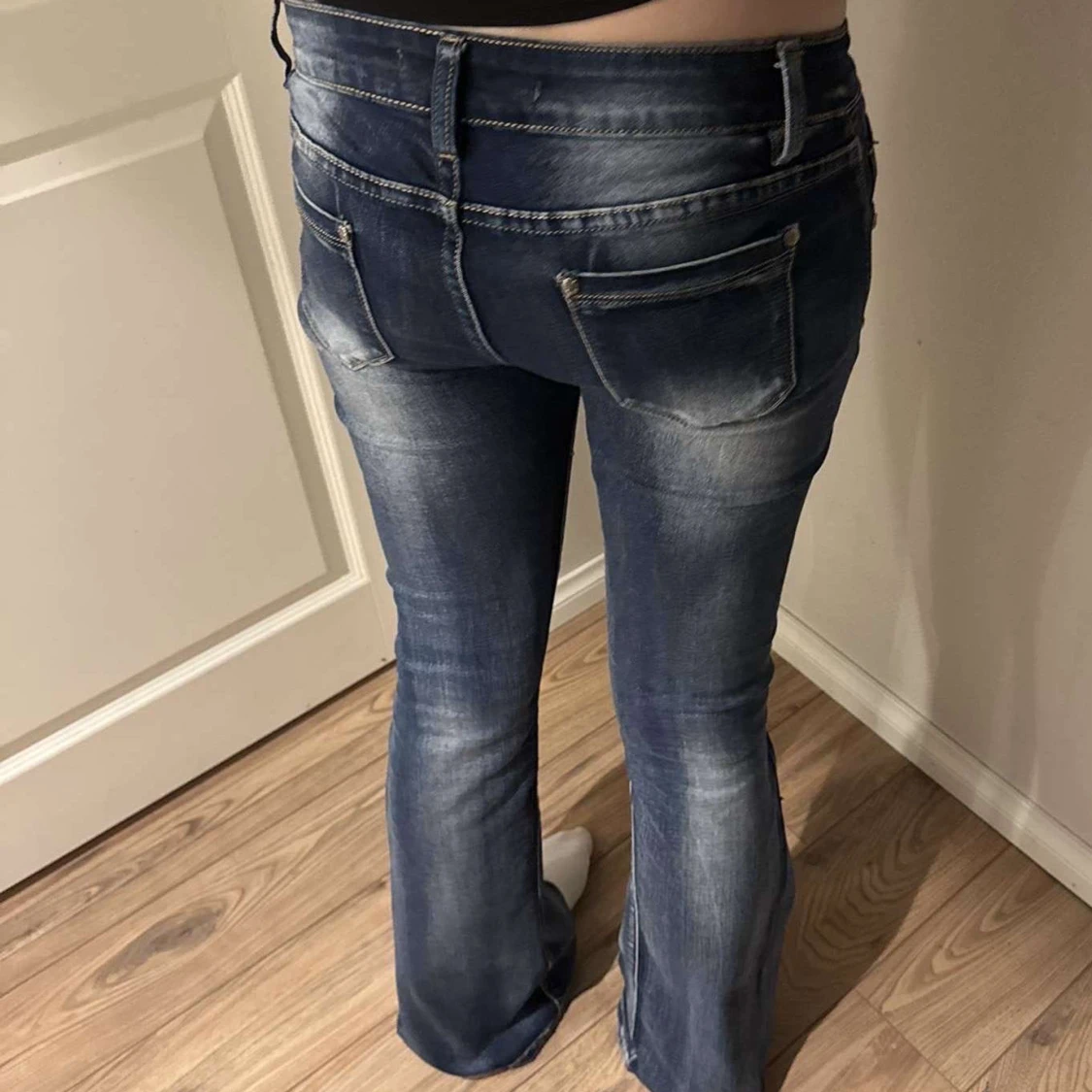 Blå bootcut jeans - 2