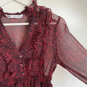 Klänning zara - Kort klänning från zara, använd få gånger! 