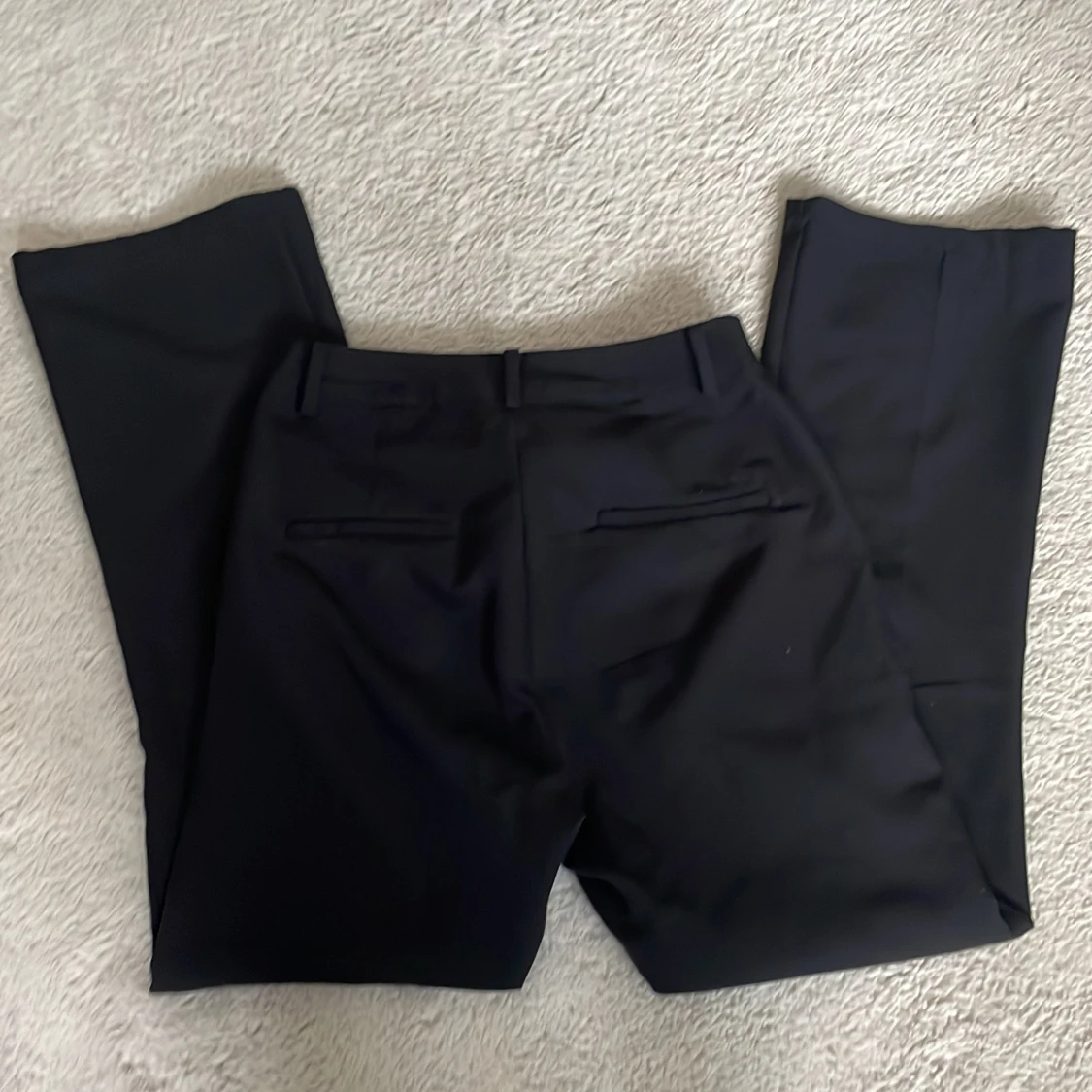 Svarta kostymbyxor från BikBok - 1