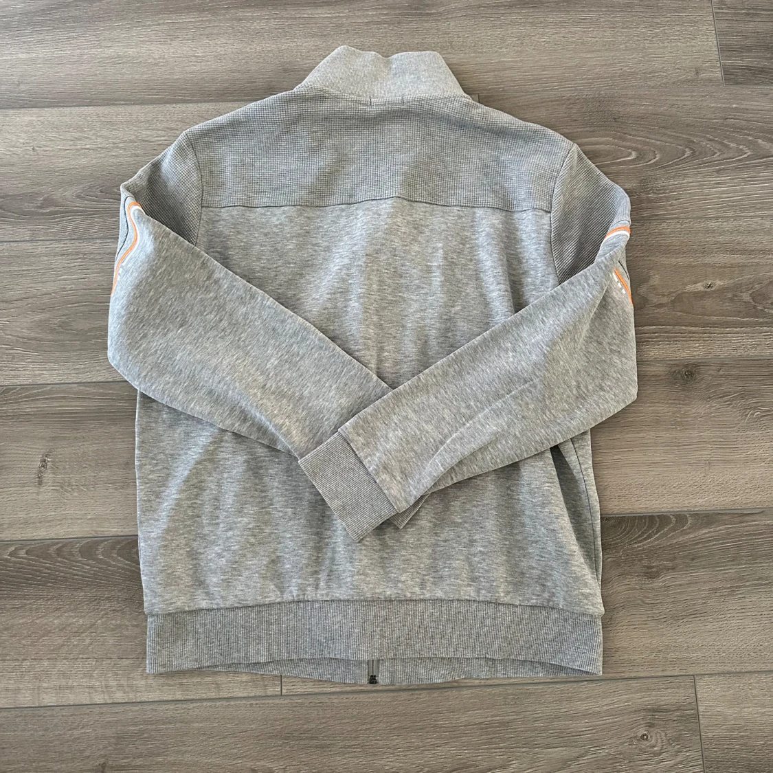 Grå tröja från Hugo Boss - 2