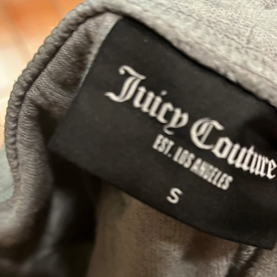 Grå byxor från Juicy Couture - 3