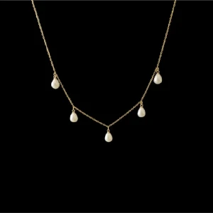 Guldhalsband med pärlor - Elegant guldhalsband med fem hängande pärlor. Perfekt för att ge en sofistikerad touch till din outfit. Kedjan är tunn och smidig, vilket gör den bekväm att bära hela dagen.